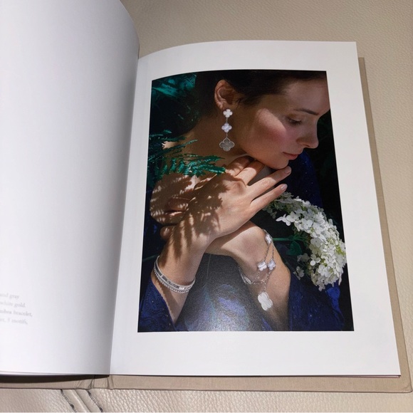 Van Cleef & Arpels Hard-Covered Book New Coffee Table Catalog Magazine - Picture 5 of 12